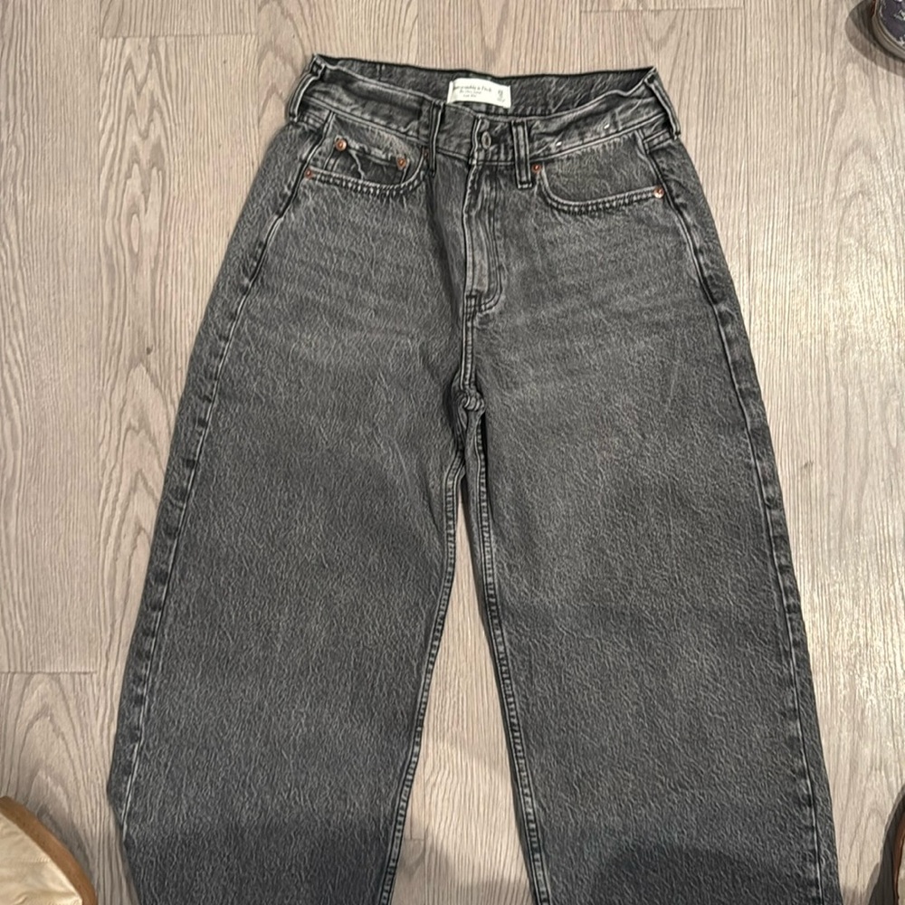 Abercrombie and Fitch brand new black ultra loose jeans size 25